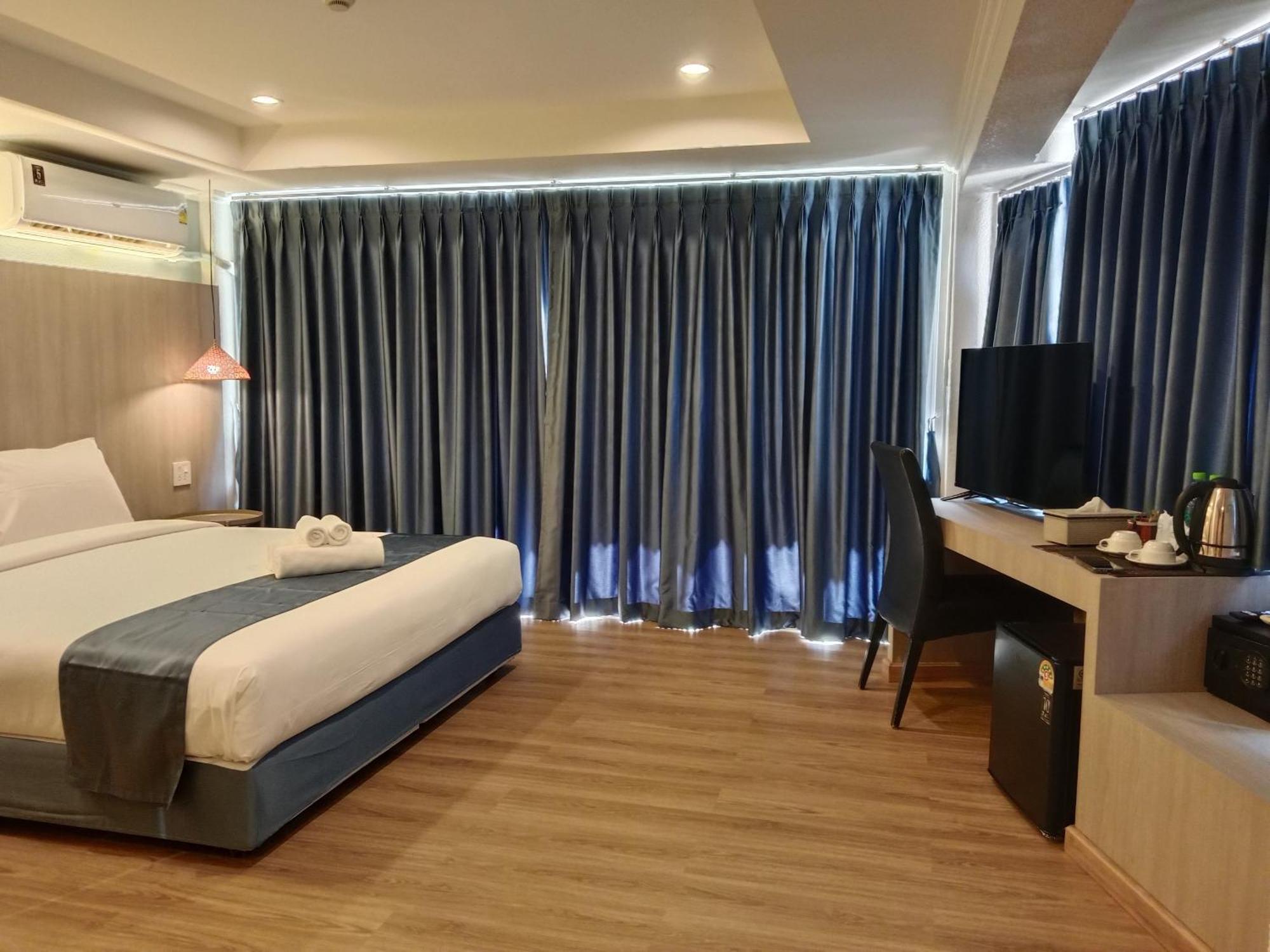 Eastique Hotel Koh Chang Trat Exterior foto